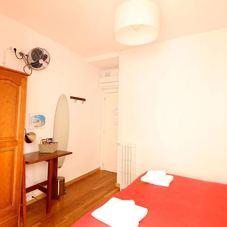 Kasa Katia Guest House บาเลนเซีย ภายนอก รูปภาพ