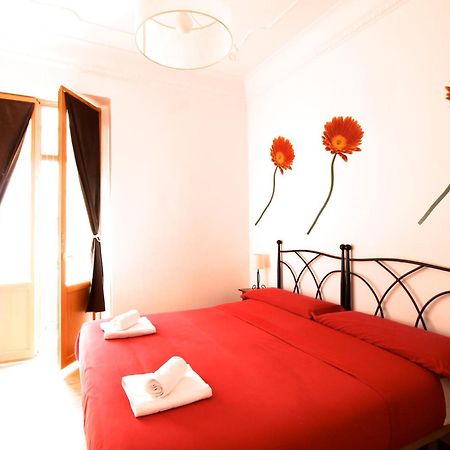 Kasa Katia Guest House บาเลนเซีย ภายนอก รูปภาพ