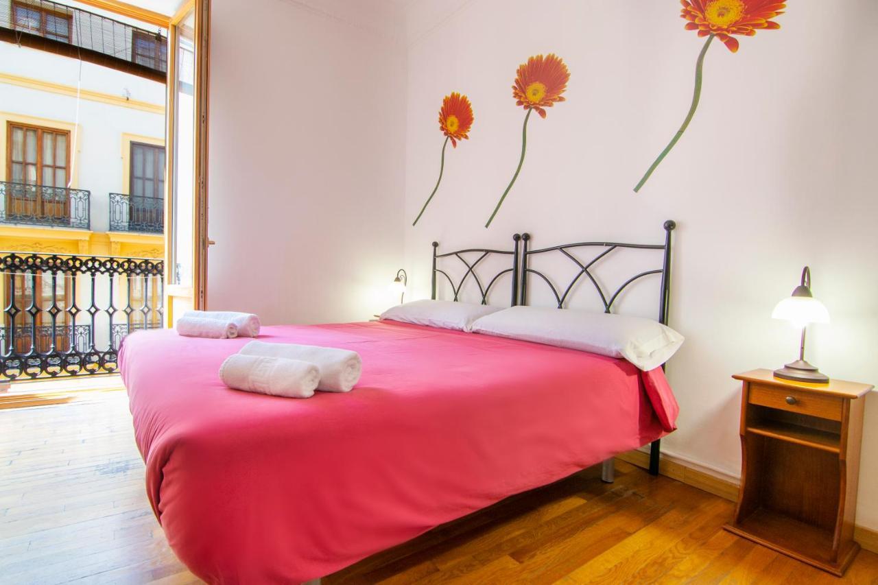 Kasa Katia Guest House บาเลนเซีย ภายนอก รูปภาพ