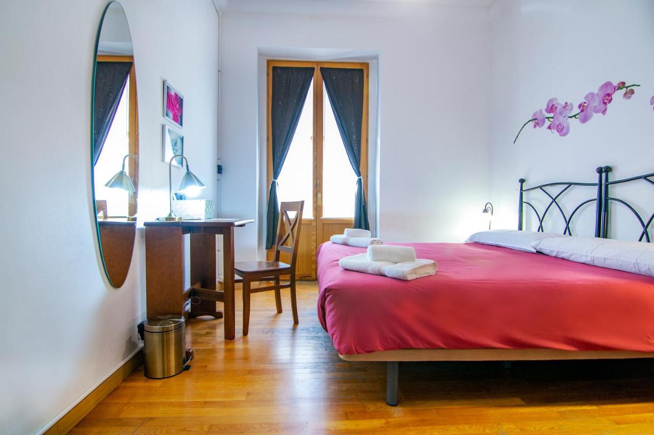Kasa Katia Guest House บาเลนเซีย ภายนอก รูปภาพ