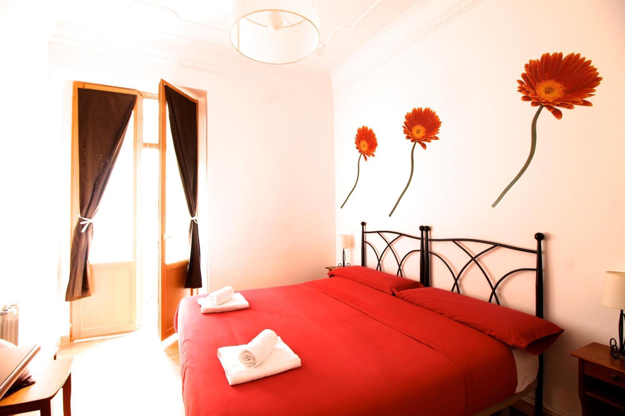 Kasa Katia Guest House บาเลนเซีย ภายนอก รูปภาพ