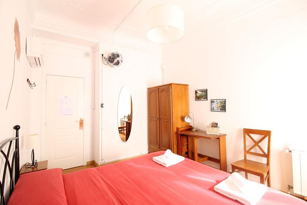 Kasa Katia Guest House บาเลนเซีย ภายนอก รูปภาพ