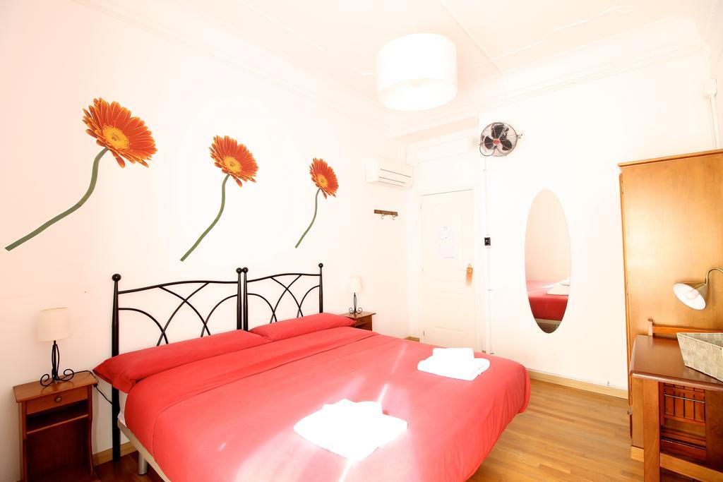 Kasa Katia Guest House บาเลนเซีย ภายนอก รูปภาพ
