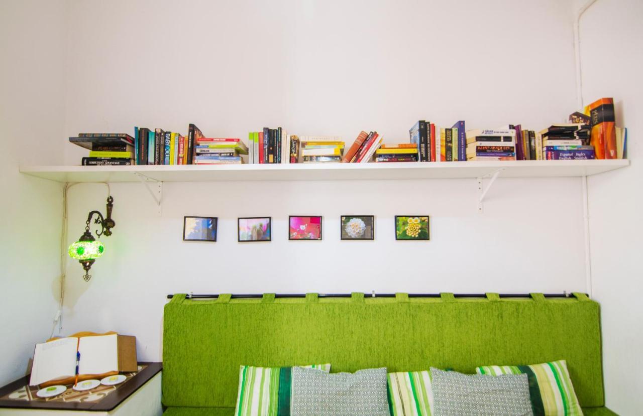 Kasa Katia Guest House บาเลนเซีย ภายนอก รูปภาพ