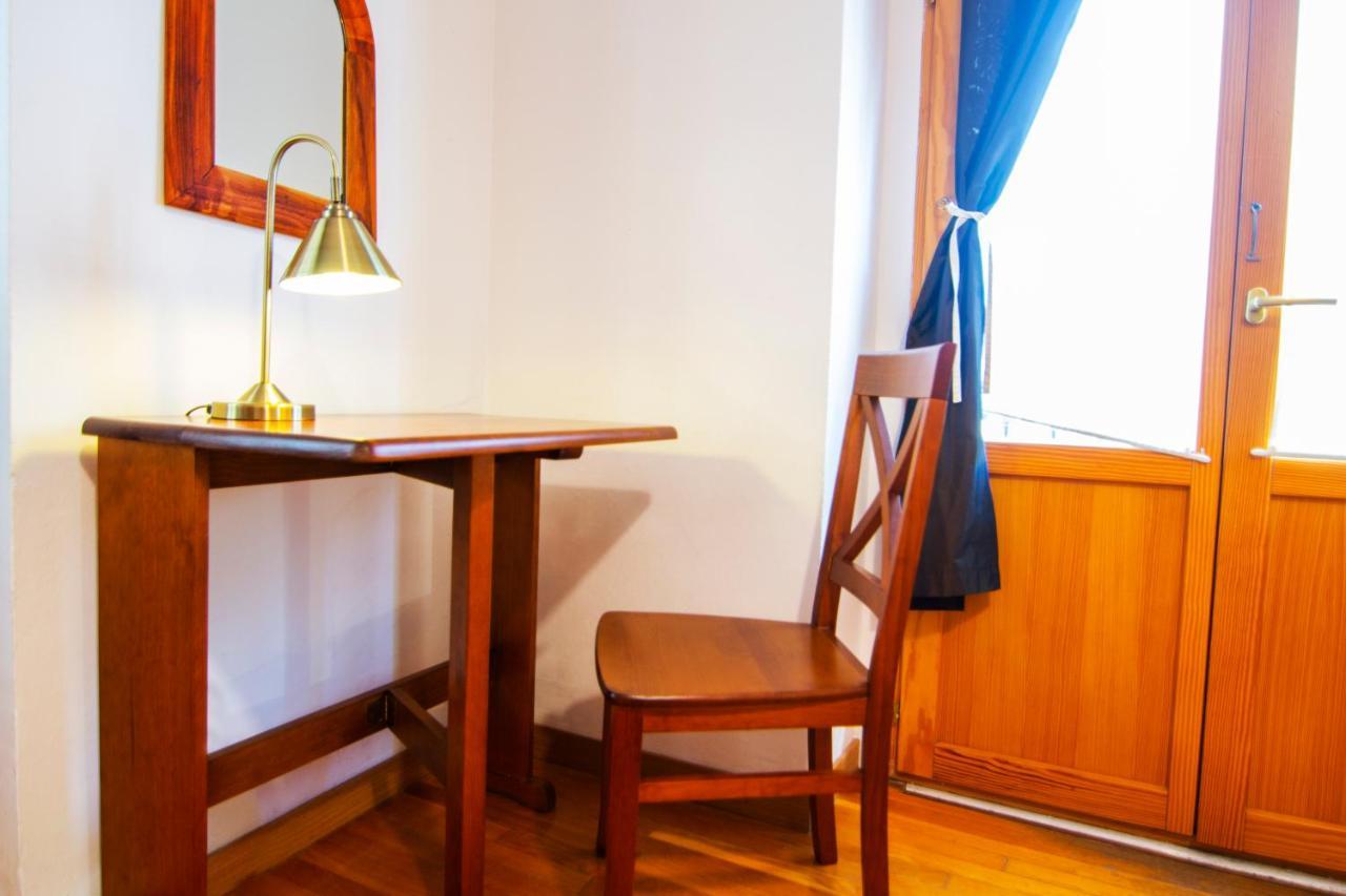 Kasa Katia Guest House บาเลนเซีย ภายนอก รูปภาพ