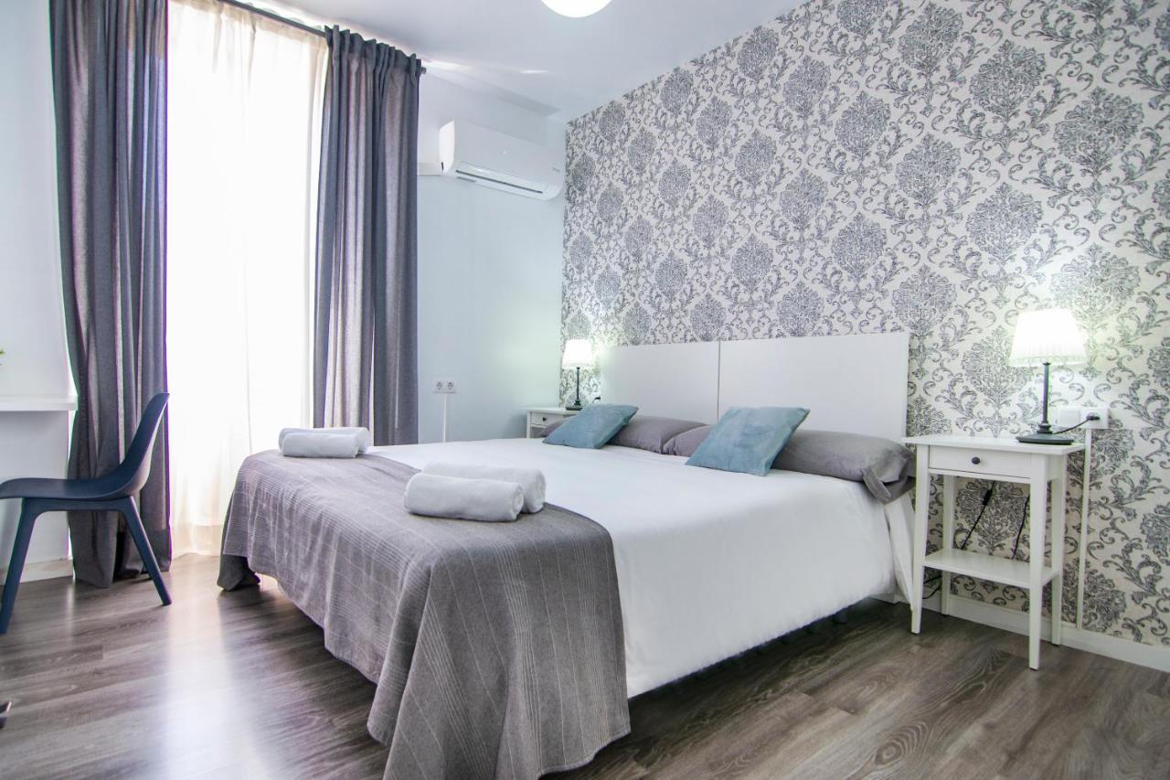 Kasa Katia Guest House บาเลนเซีย ภายนอก รูปภาพ