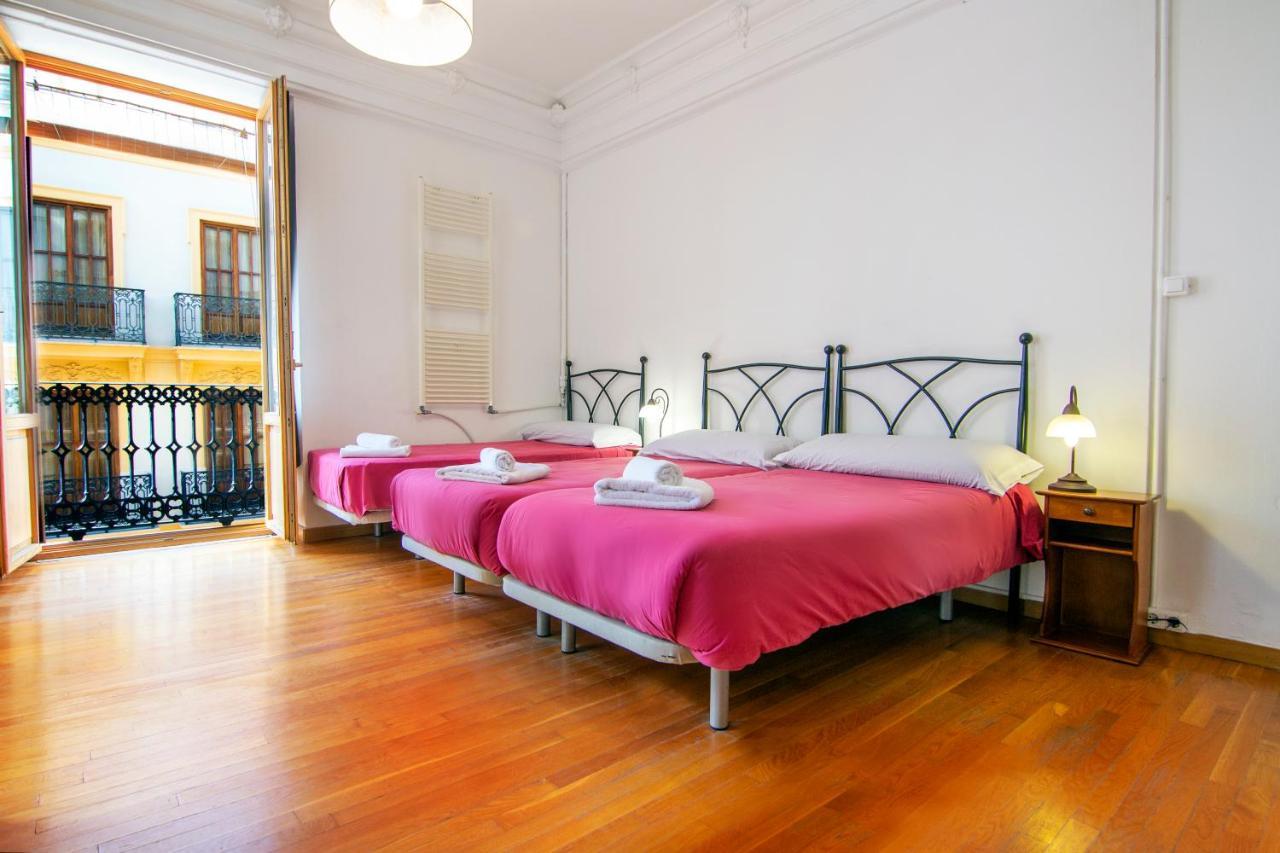 Kasa Katia Guest House บาเลนเซีย ภายนอก รูปภาพ