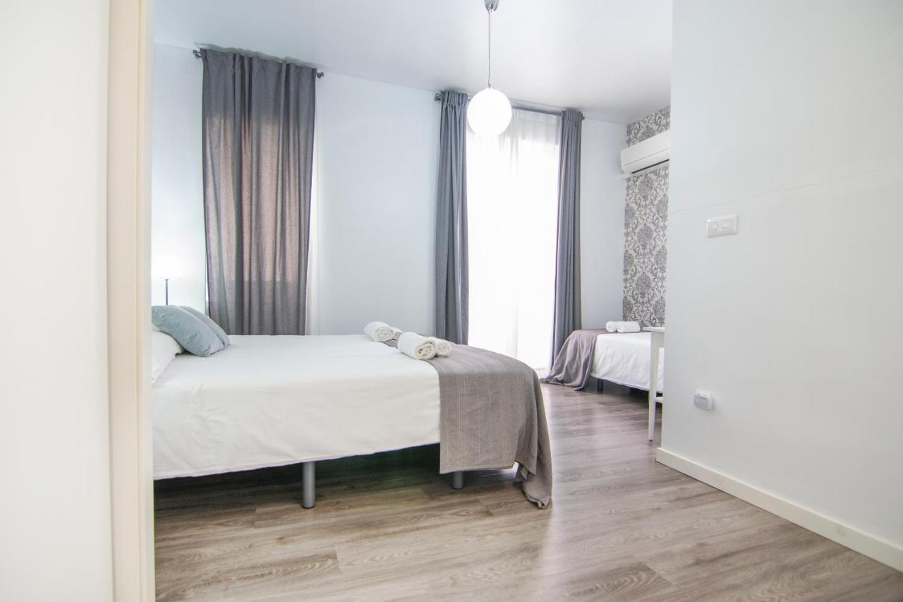 Kasa Katia Guest House บาเลนเซีย ภายนอก รูปภาพ
